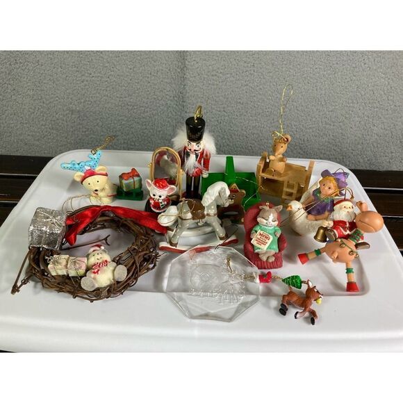 Vintage Christmas Ornaments Set Festive Holiday Tree Retro Home Decor - Picture 6 of 12